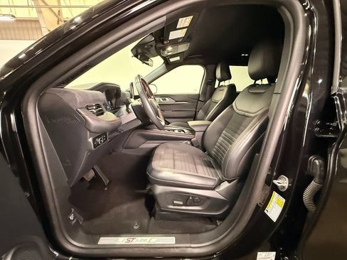 Certified 2025 Ford Explorer ST-Line AWD/4WD image 18
