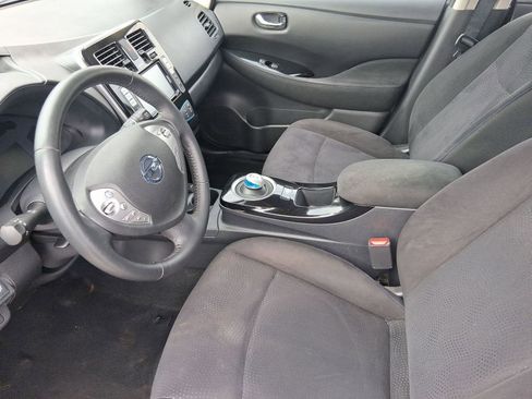 Used 2015 Nissan Leaf SV image 4