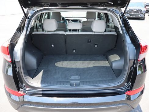 Used 2018 Hyundai Tucson SEL FWD image 19