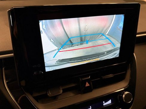 Used 2025 Toyota Corolla LE image 8