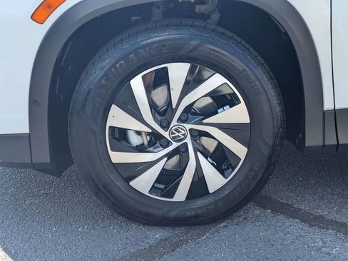 Certified 2025 Volkswagen Tiguan S FWD image 12