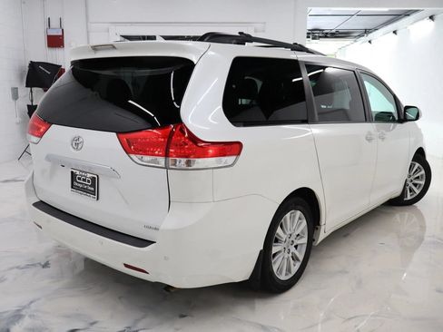 Used 2013 Toyota Sienna Limited w/ Premium Pkg FWD image 10