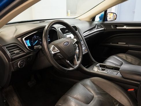 Used 2019 Ford Fusion Energi Titanium image 6