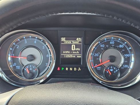 Used 2014 Chrysler Town & Country Touring image 16