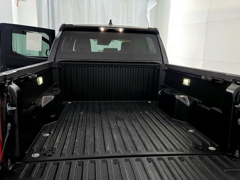 Certified 2025 Toyota Tacoma SR5 AWD/4WD image 19
