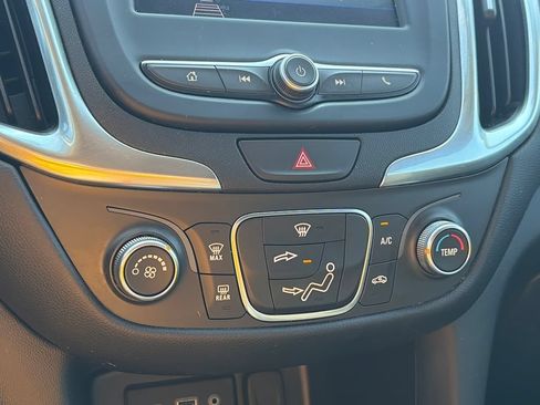 Used 2021 Chevrolet Equinox LT FWD image 21