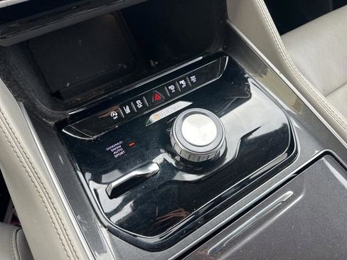 Used 2023 Jeep Wagoneer 4WD w/ Convenience Group I image 32