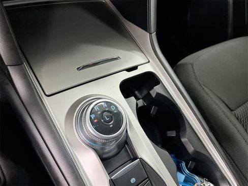 Used 2023 Ford Explorer XLT image 16