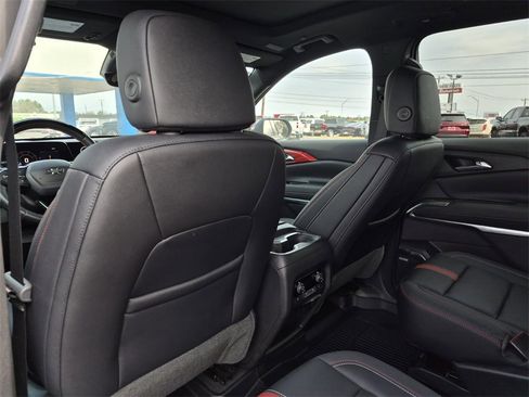 Certified 2025 Chevrolet Traverse RS w/ LPO, Floor Liner Package image 39