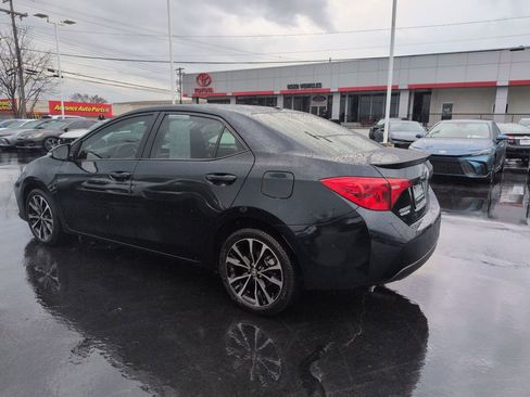 Used 2019 Toyota Corolla XSE image 3