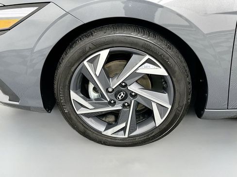 Certified 2025 Hyundai Elantra Sport image 29