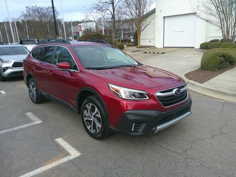 Used 2022 Subaru Outback Limited image 2
