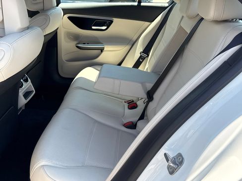 Used 2024 Mercedes-Benz C 300 Sedan image 38