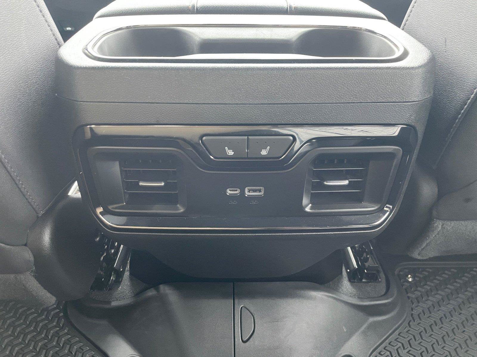 Used 2023 GMC Sierra 1500 AT4 w/ Technology Package AWD/4WD image 20