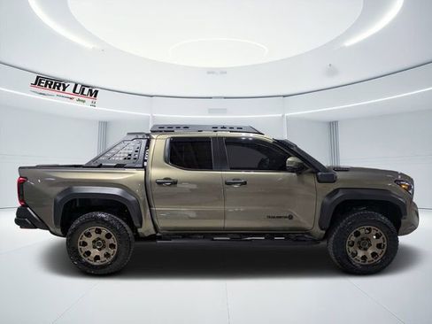 Used 2025 Toyota Tacoma 4x4 Double Cab Hybrid image 2