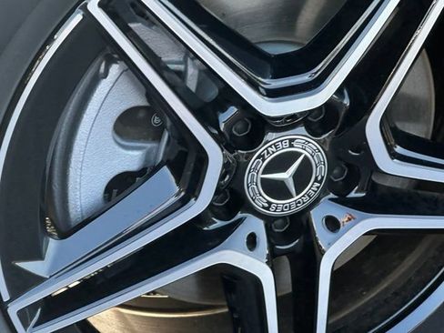New 2026 Mercedes-Benz GLB 250 4MATIC image 9