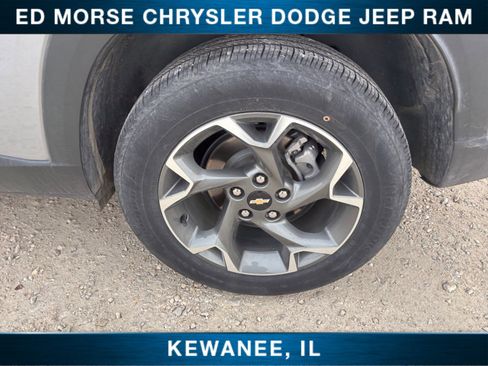 Used 2024 Chevrolet Trax LT FWD image 18