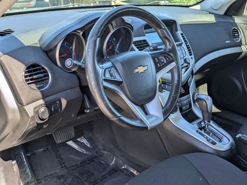 Used 2014 Chevrolet Cruze LT image 10