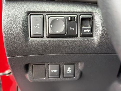 Used 2019 Nissan Sentra SR FWD image 39