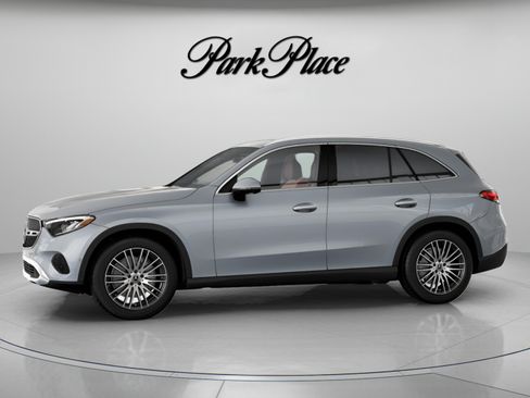 Certified 2026 Mercedes-Benz GLC 300 image 4