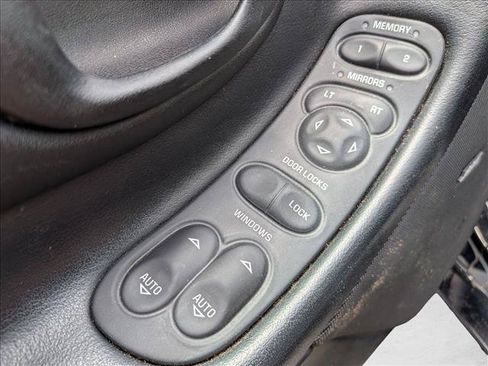Used 2004 Chevrolet Corvette Z06 w/ Memory Package RWD image 11