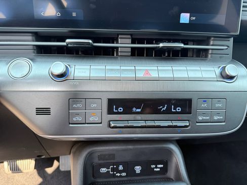 Used 2025 Hyundai Kona SEL AWD/4WD image 17