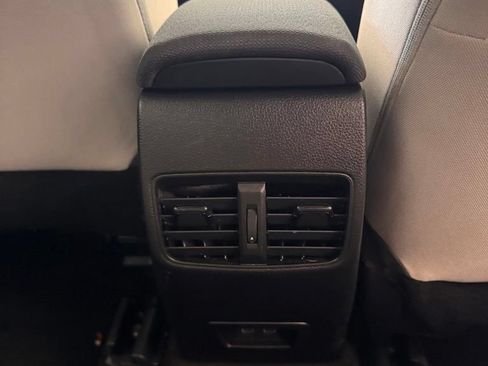 Used 2024 Toyota Corolla Cross LE FWD image 15