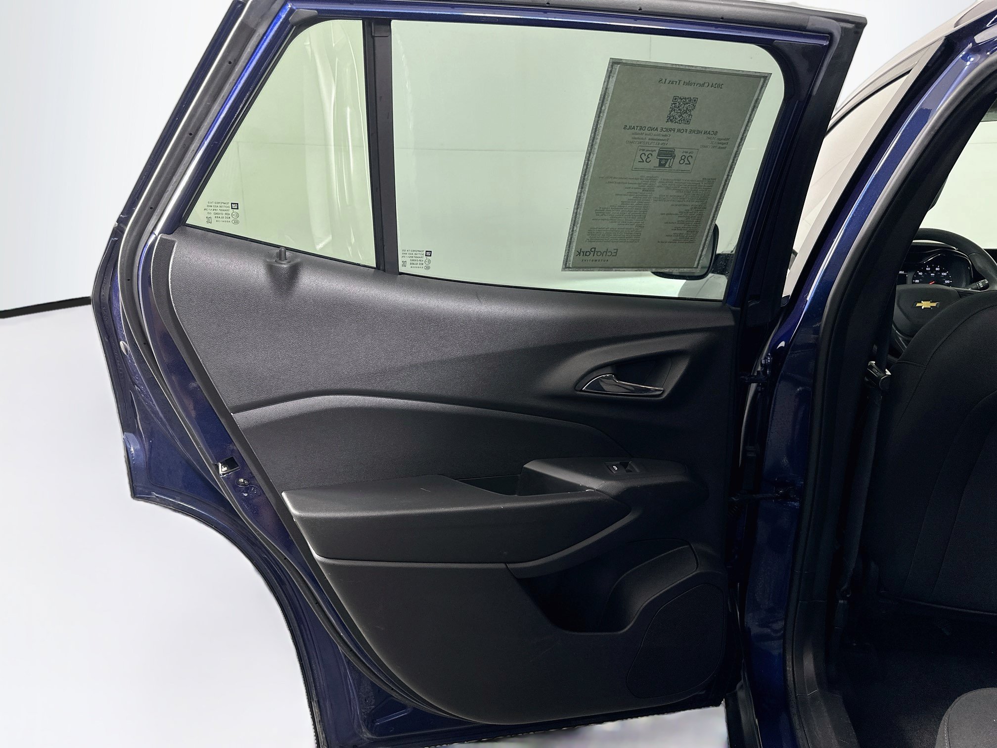 Used 2024 Chevrolet Trax LS w/ LS Convenience Package FWD image 26
