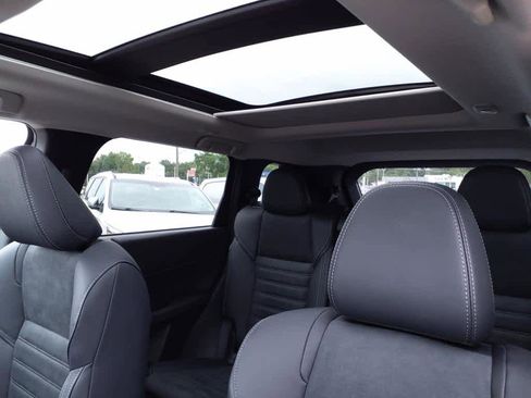 New 2025 Mitsubishi Outlander SE image 12