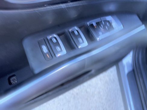 Used 2024 Kia Sorento S FWD image 26