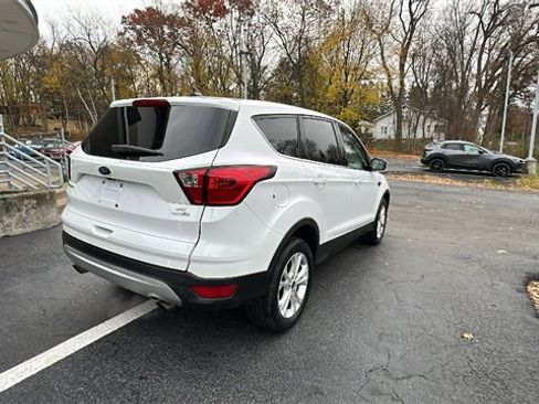 Used 2019 Ford Escape SE image 6