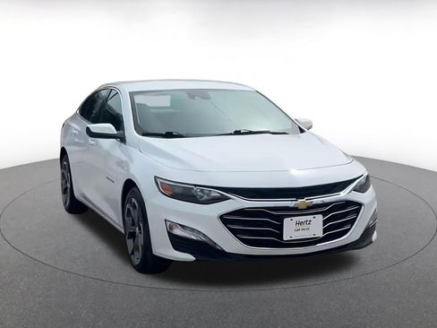 Used 2024 Chevrolet Malibu LT image 3