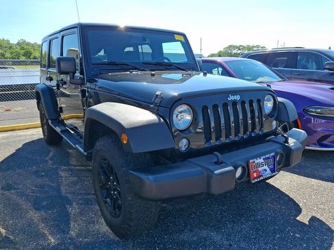 Used 2018 Jeep Wrangler Unlimited Sport S AWD/4WD image 3
