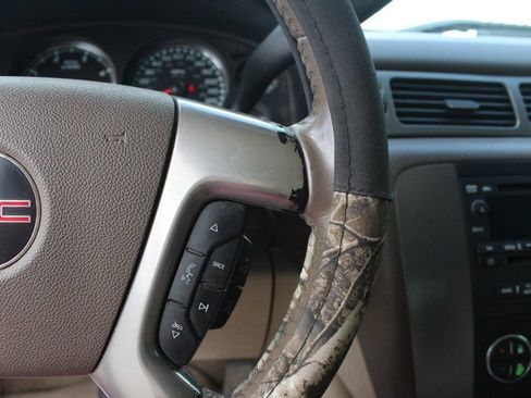 Used 2009 GMC Sierra 2500 SLT w/ Entertainment Package AWD/4WD image 11