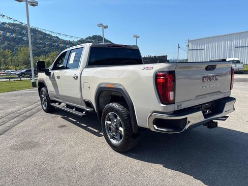 Used 2026 GMC Sierra 2500 SLE AWD/4WD image 3