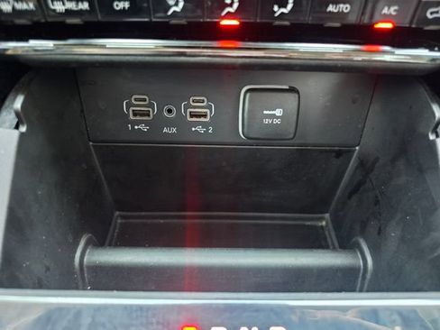 Used 2023 Jeep Grand Cherokee Limited AWD/4WD image 24
