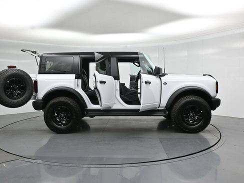 New 2026 Ford Bronco Outer Banks w/ Sasquatch Package AWD/4WD image 4