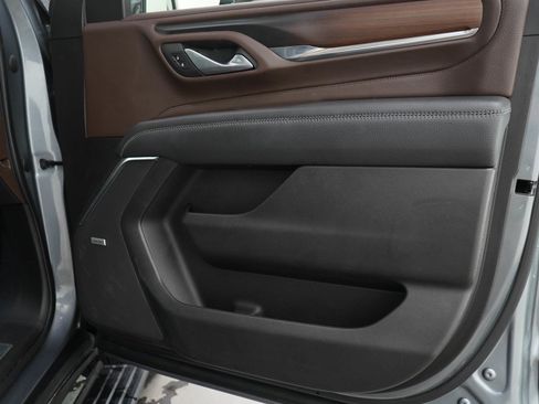 Used 2022 GMC Yukon XL Denali AWD/4WD image 9