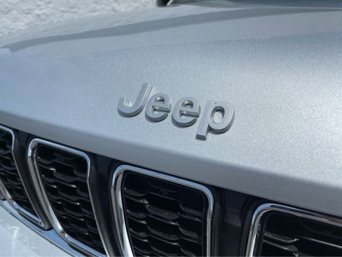 New 2025 Jeep Grand Cherokee L Laredo w/ Luxury Tech Group I image 8