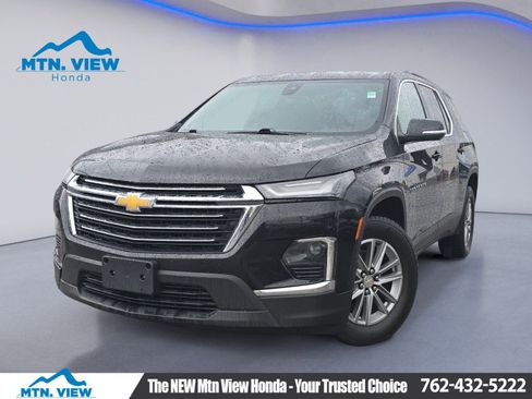 Used 2023 Chevrolet Traverse LT FWD image 1