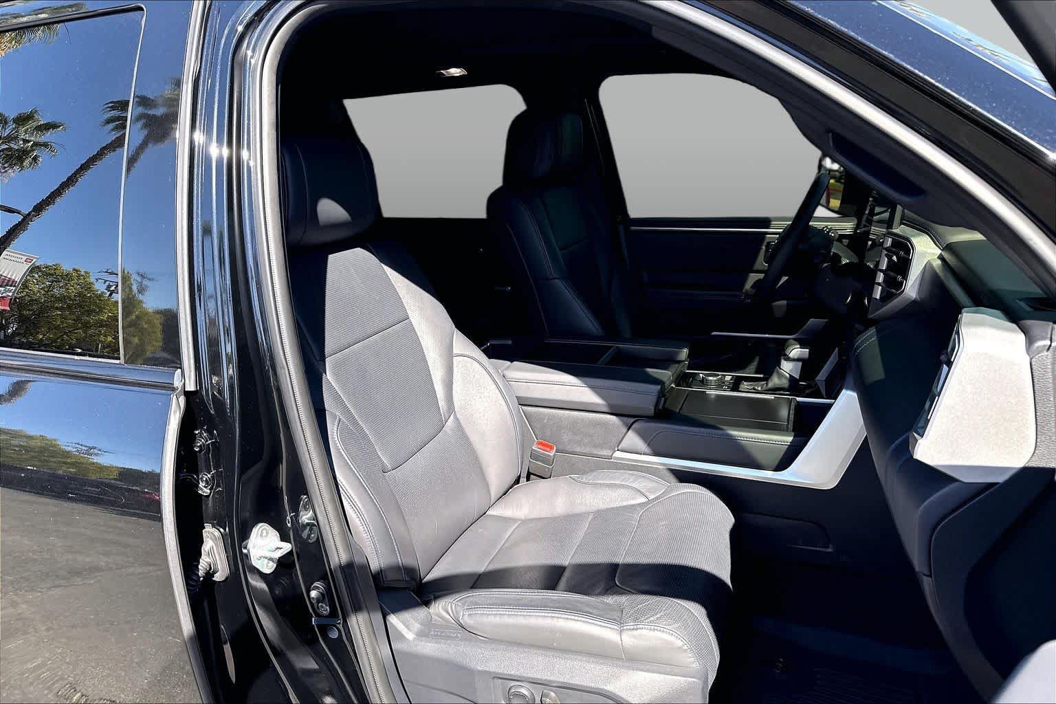 Used 2023 Toyota Sequoia Platinum AWD/4WD image 8