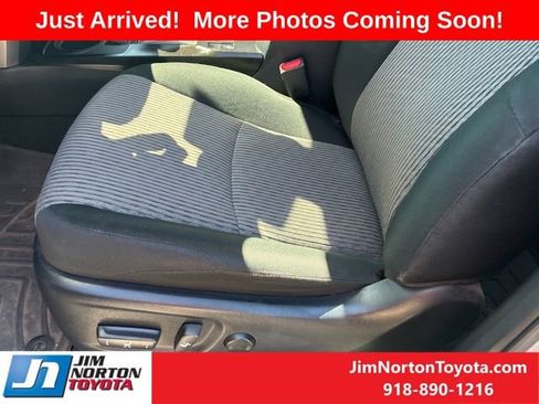 Used 2020 Toyota 4Runner SR5 AWD/4WD image 8