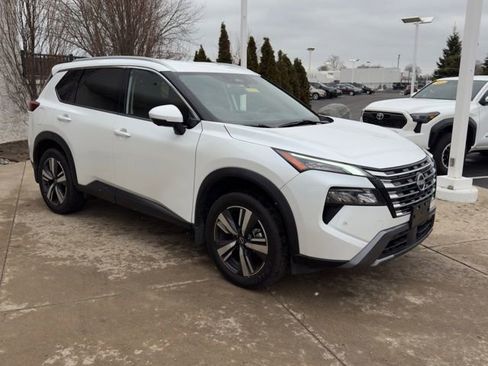 Used 2024 Nissan Rogue SL image 7