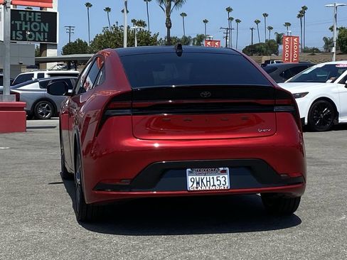 Certified 2026 Toyota Prius XLE FWD image 41