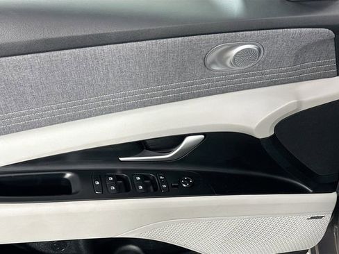 Used 2025 Hyundai Elantra Limited FWD image 27