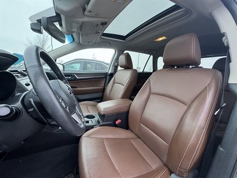 Used 2017 Subaru Outback 3.6R Touring image 8
