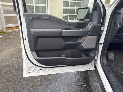 Used 2024 Ford F150 Lightning Lariat image 15