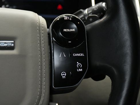 Used 2020 Land Rover Range Rover HSE image 23