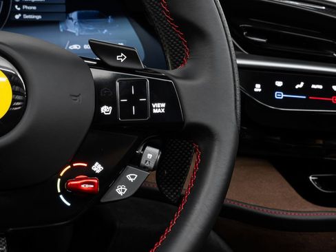 Used 2023 Ferrari SF90 Spider image 36