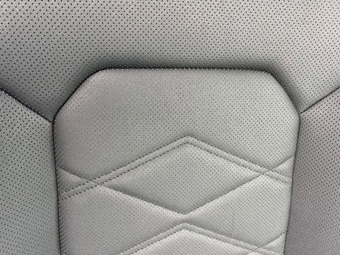 Used 2025 Volkswagen Atlas Cross Sport SE image 35